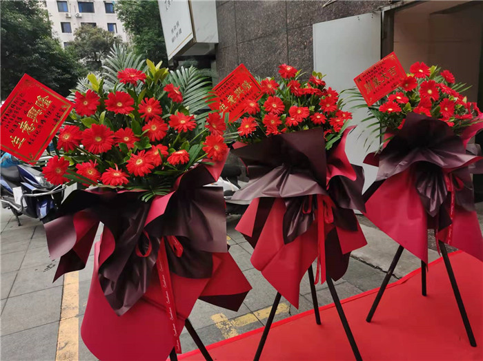 四川中青旅綿陽分社、綿陽市中旅假日旅行社、綿陽自來文化傳播有限公司24H自助售貨服務(wù)盛大開業(yè)