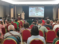 綿陽(yáng)中旅行假日旅行社舉行胡楊林、南疆專(zhuān)列推薦會(huì)